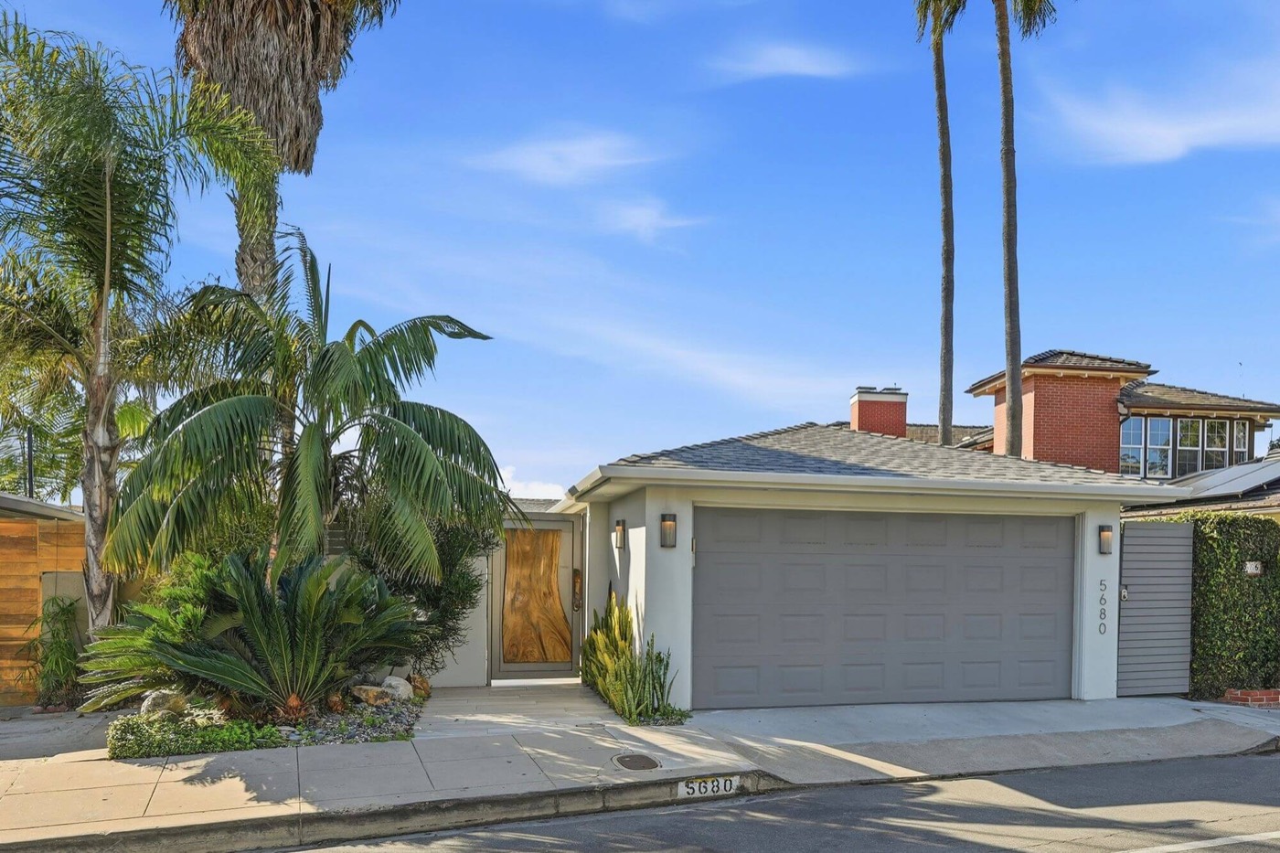 5680 Dolphin Pl La Jolla, CA 92037